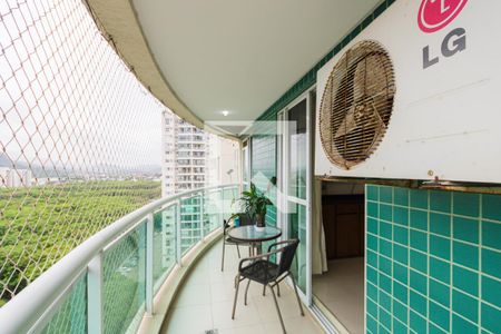 Varanda de apartamento à venda com 3 quartos, 213m² em Jacarepaguá, Rio de Janeiro