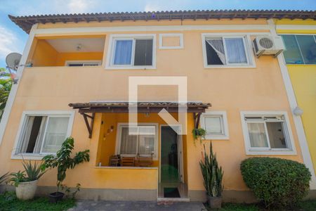 Casa de condomínio à venda com 110m², 3 quartos e 2 vagasFachada