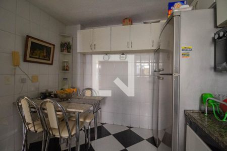 Casa de condomínio à venda com 110m², 3 quartos e 2 vagasCozinha