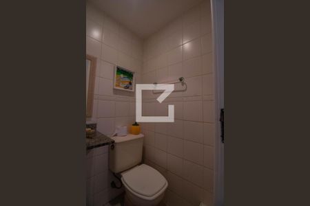 Casa de condomínio à venda com 110m², 3 quartos e 2 vagasLavabo
