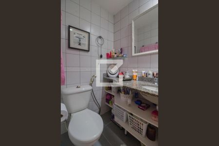 Casa de condomínio à venda com 110m², 3 quartos e 2 vagasBanheiro da Suíte