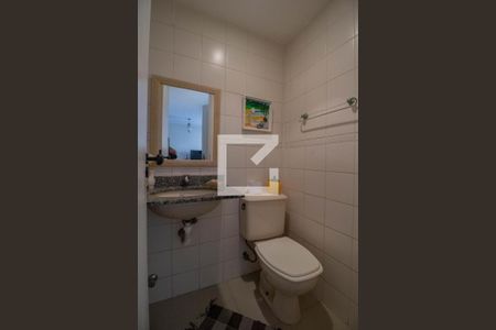 Casa de condomínio à venda com 110m², 3 quartos e 2 vagasLavabo