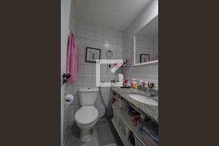 Casa de condomínio à venda com 110m², 3 quartos e 2 vagasBanheiro da Suíte