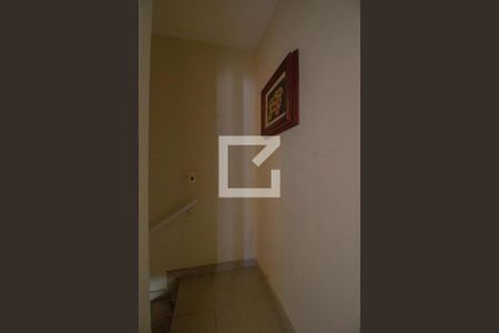 Casa de condomínio à venda com 110m², 3 quartos e 2 vagasCorredor