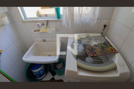 Casa de condomínio à venda com 110m², 3 quartos e 2 vagasÁrea de Serviço