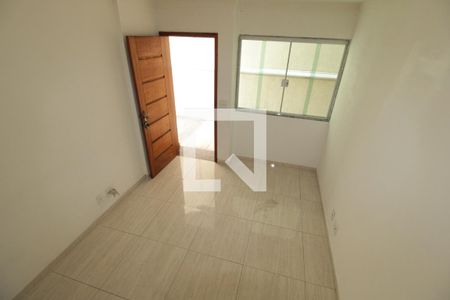 Sala de casa de condomínio para alugar com 3 quartos, 70m² em Vila Talarico, São Paulo