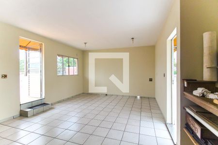 Casa para alugar com 350m², 4 quartos e 3 vagasSalão