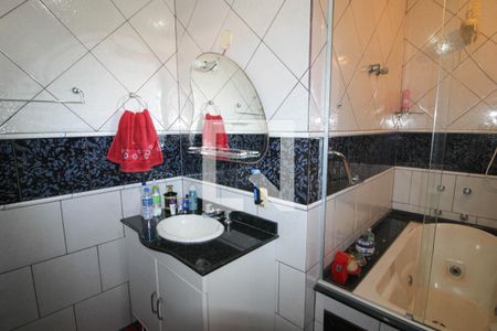 Casa à venda com 410m², 5 quartos e 3 vagasBanheiro da Suíte 1