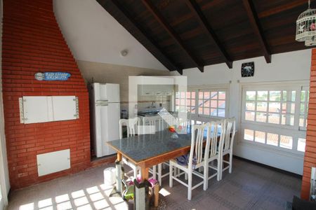 Casa à venda com 410m², 5 quartos e 3 vagasChurrasqueira