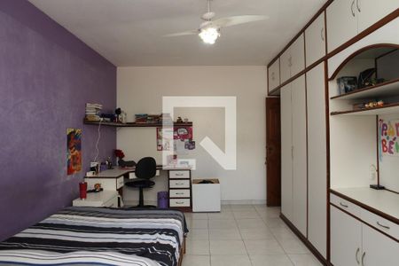 Casa de condomínio à venda com 250m², 3 quartos e sem vagaQuarto 2 (2º Andar)