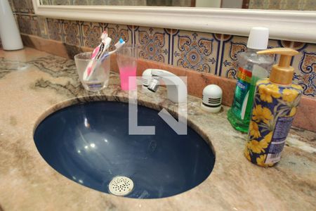 Casa de condomínio à venda com 250m², 3 quartos e sem vagaBanheiro do Quarto 3 - Suíte (2º Andar)