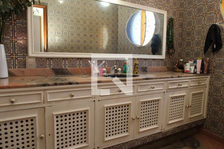 Casa de condomínio à venda com 250m², 3 quartos e sem vagaBanheiro do Quarto 3 - Suíte (2º Andar)