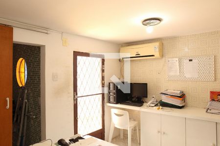 Casa de condomínio à venda com 250m², 3 quartos e sem vagaEscritório (2º Andar)