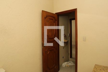 Casa de condomínio à venda com 250m², 3 quartos e sem vagaLavabo (1º Andar)