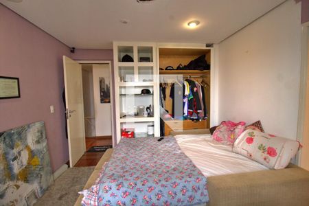 Apartamento à venda com 490m², 4 quartos e 5 vagasSuíte 2