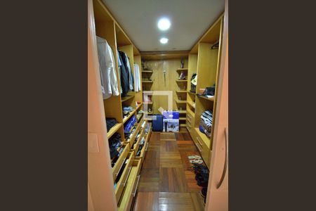Apartamento à venda com 490m², 4 quartos e 5 vagasCloset da Suíte 3