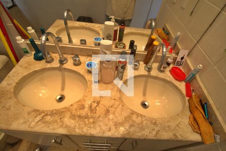 Apartamento à venda com 490m², 4 quartos e 5 vagasBanheiro da Suíte 2