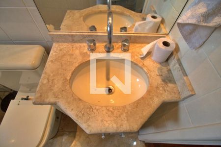 Apartamento à venda com 490m², 4 quartos e 5 vagasBanheiro da Suíte 1