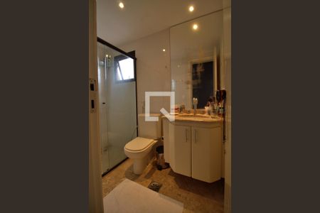 Apartamento à venda com 490m², 4 quartos e 5 vagasBanheiro da Suíte 4