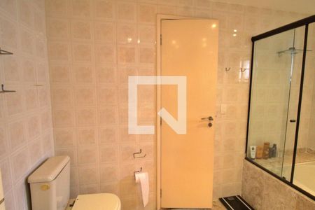 Apartamento à venda com 490m², 4 quartos e 5 vagasBanheiro da Suíte 3