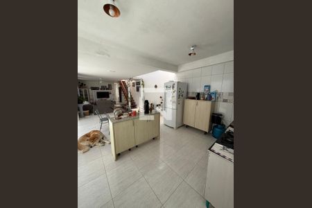 Casa à venda com 3 quartos, 295m² em Azenha, Porto Alegre