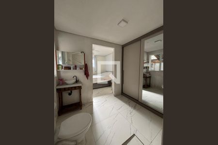 Casa à venda com 3 quartos, 295m² em Azenha, Porto Alegre