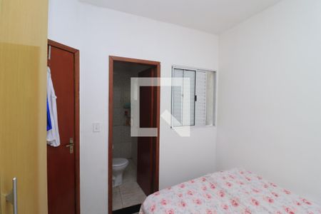 Quarto Suíte de casa de condomínio para alugar com 2 quartos, 75m² em Vila Esperança, São Paulo