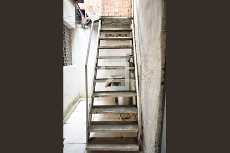 Casa para alugar com 80m², 2 quartos e 3 vagasEscada