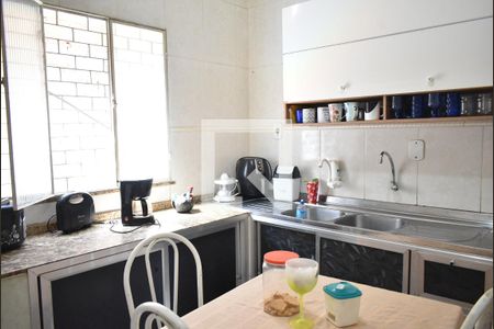 Casa para alugar com 80m², 2 quartos e 3 vagasCozinha