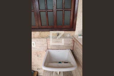 Casa de condomínio para alugar com 200m², 3 quartos e 1 vagaÁrea de Serviço