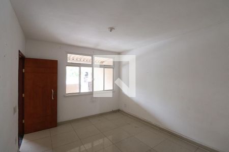 Sala de casa de condomínio para alugar com 3 quartos, 200m² em Galo Branco, São Gonçalo