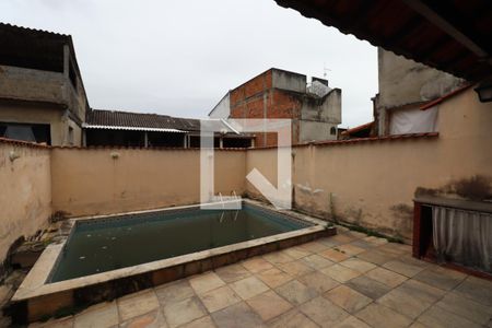 Piscina de casa de condomínio para alugar com 3 quartos, 200m² em Galo Branco, São Gonçalo