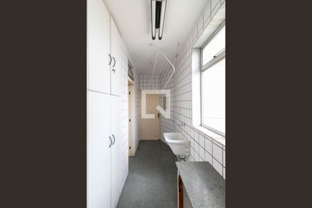 Apartamento à venda com 110m², 3 quartos e 2 vagas Apartamento à venda com 110m², 3 quartos e 2 vagasCozinha e Área de Serviço