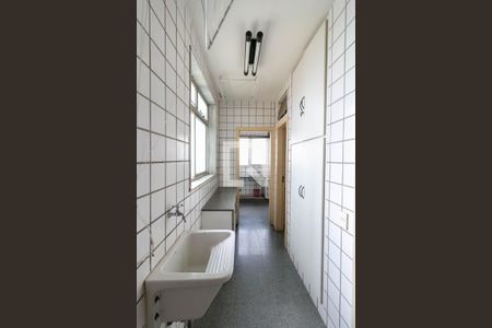 Apartamento à venda com 110m², 3 quartos e 2 vagas Apartamento à venda com 110m², 3 quartos e 2 vagasCozinha e Área de Serviço