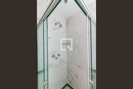 Apartamento à venda com 110m², 3 quartos e 2 vagas Apartamento à venda com 110m², 3 quartos e 2 vagasBanheiro da Suíte