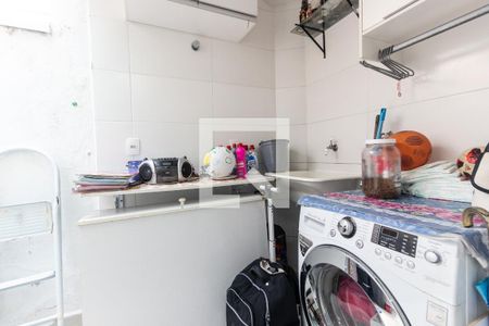 Casa de condomínio à venda com 80m², 2 quartos e 2 vagasÁrea de serviço