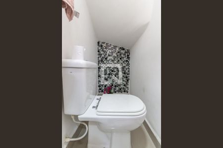 Casa de condomínio à venda com 80m², 2 quartos e 2 vagasLavabo