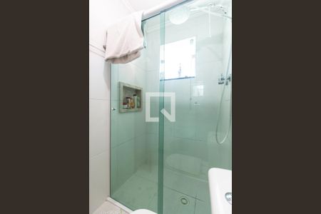 Casa de condomínio à venda com 80m², 2 quartos e 2 vagasSuíte