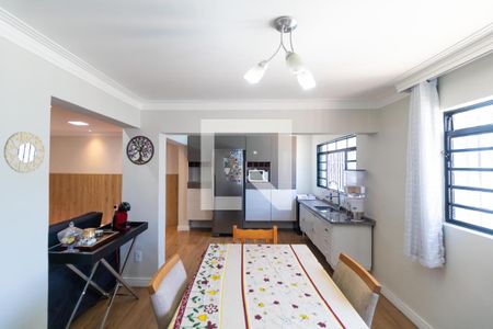 Salas de casa à venda com 4 quartos, 300m² em Jardim Anchieta, Campinas