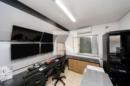 Casa à venda com 326m², 6 quartos e 3 vagasQuarto 2