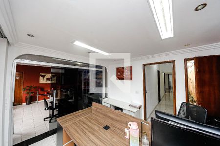 Casa à venda com 326m², 6 quartos e 3 vagasQuarto 6