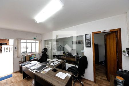 Casa à venda com 326m², 6 quartos e 3 vagasQuarto 4