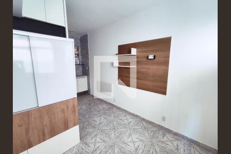 Sala/Cozinha de kitnet/studio para alugar com 1 quarto, 26m² em Engenho de Dentro, Rio de Janeiro