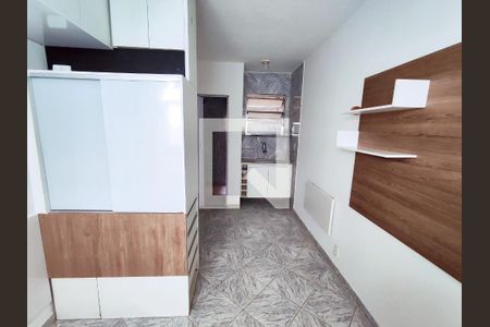 Sala/Cozinha de kitnet/studio para alugar com 1 quarto, 26m² em Engenho de Dentro, Rio de Janeiro