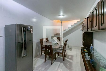 Casa à venda com 360m², 5 quartos e 2 vagasCozinha e Área de Serviço