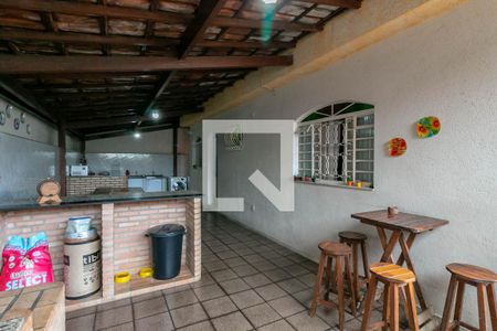 Casa à venda com 360m², 5 quartos e 2 vagasCozinha e Área de Serviço