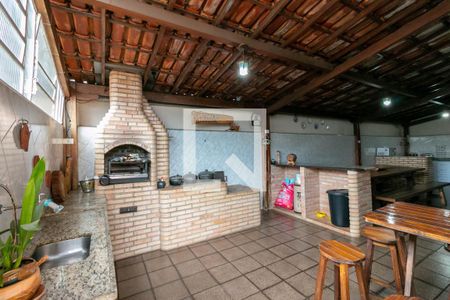 Casa à venda com 360m², 5 quartos e 2 vagasCozinha e Área de Serviço