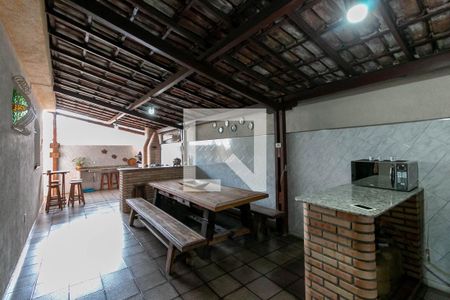 Casa à venda com 360m², 5 quartos e 2 vagasCozinha e Área de Serviço