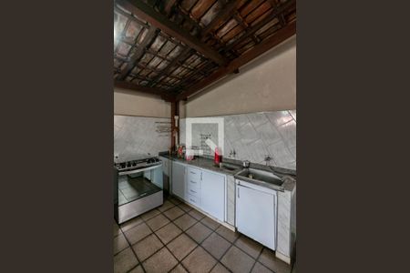 Casa à venda com 360m², 5 quartos e 2 vagasCozinha e Área de Serviço