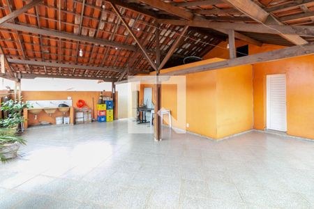 Casa à venda com 360m², 5 quartos e 2 vagasÁrea Externa